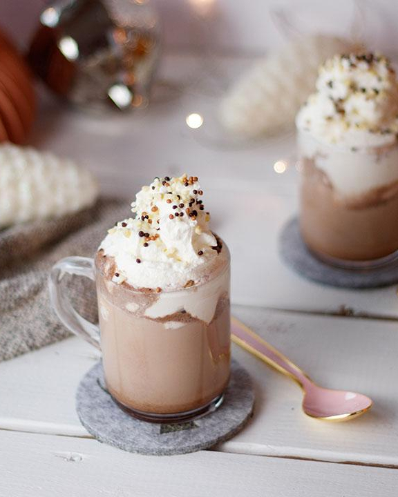 🎄Réconfortant comme un gros câlin, ce cocktail alcoolisé au chocolat et à la crème fouettée vous aidera à attendre l'arrivée du Père-Noël! La recette du choco-cognac est sur notre site 😋
-
-
-
#Fraichementpresse #cocktail #mtlfoodblog #mtlfoodies #th… bit.ly/386YNPE