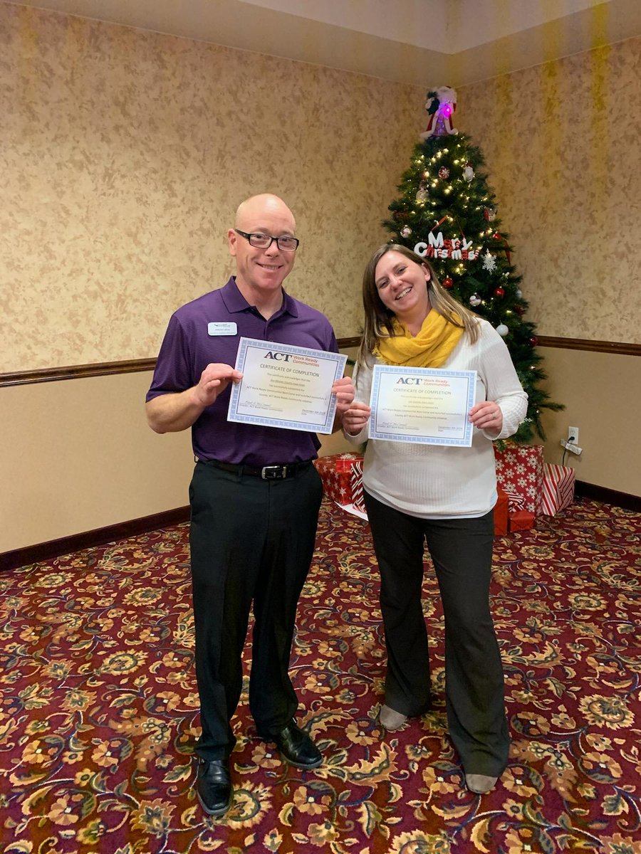 LeeCountyEDG's tweet image. Lee and Des Moines Counties have teamed up to become @ACT Work Ready Communities! Both counties have completed the trainings and are ready to continue to build our talent pipeline #upskill #workforce @GBPartnership @LeeCountyEDG #SEIowa @futurereadyiowa