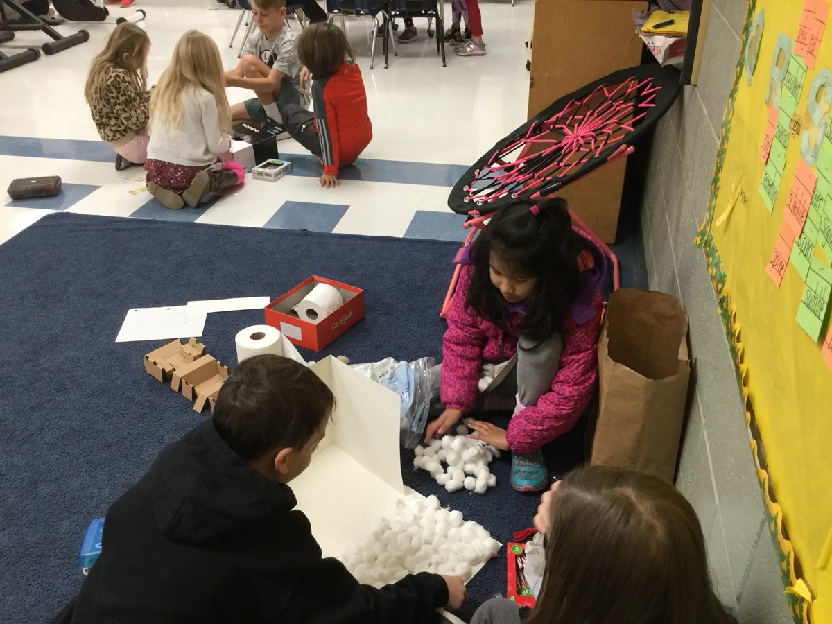 TiffanySuggs1's tweet photo. Elf catchers hard at work. Come check out our traps at the Festival of Trees. @chpinckneyelem https://t.co/2egXfA3OGj