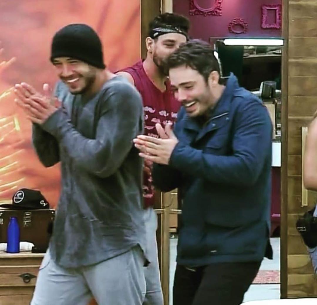 shippadores's tweet photo. meu novo brotp lindo e cheiroso https://t.co/8YklSsA25G