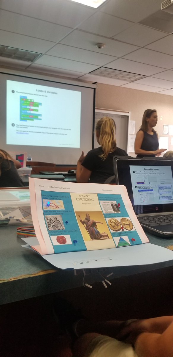 Students of <a href="/Seval_Karanfil/">Karanfil</a> showing inter-classroom @themakerbit #CS/#history projects to <a href="/lcccsma/">Wildcats</a> @CajonvalleyUSD Principal <a href="/johannasimko/">JoHanna Simko</a>
and Asst. Principal @themrsgilmore