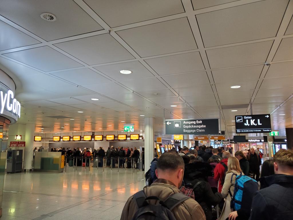 anirvana11's tweet photo. @lufthansa @Lufthansa_DE After delaying by 65 mins, you cancel flight at 22:30, then ask your passengers to wait in THIS line. "Nonstop you" but after waiting 3hrs in line??? #LH1754 #poorcustomerservice #lufthansa https://t.co/MXWTVCuNyu