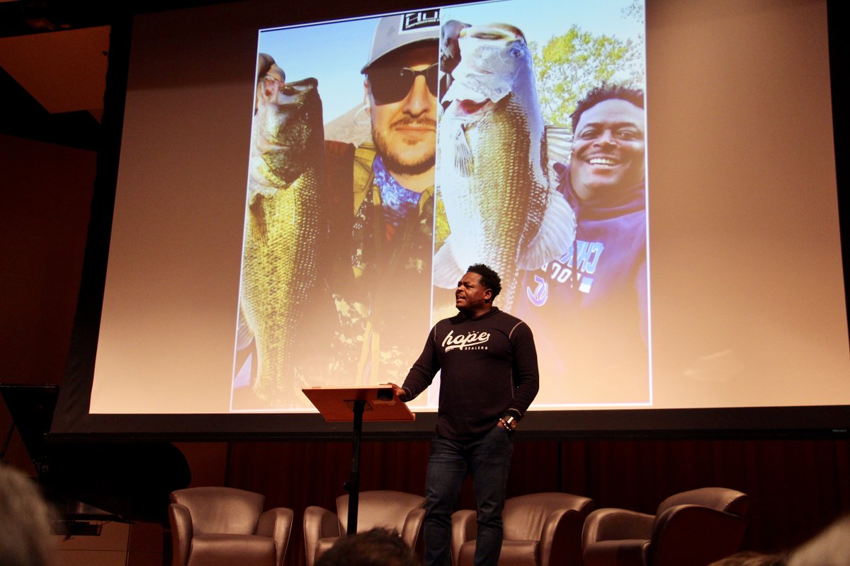 emmillerwrites's tweet photo. .@DerwinLGray remembers his friend Jarrid Wilson, who died by suicide earlier this year and inspired today's summit at Wheaton College.
"I want you to know thatβs not Jarridβs legacy. Jarrid's legacy is a legacy of hope," he said. #gc2summit https://t.co/1xEbmUFVi6