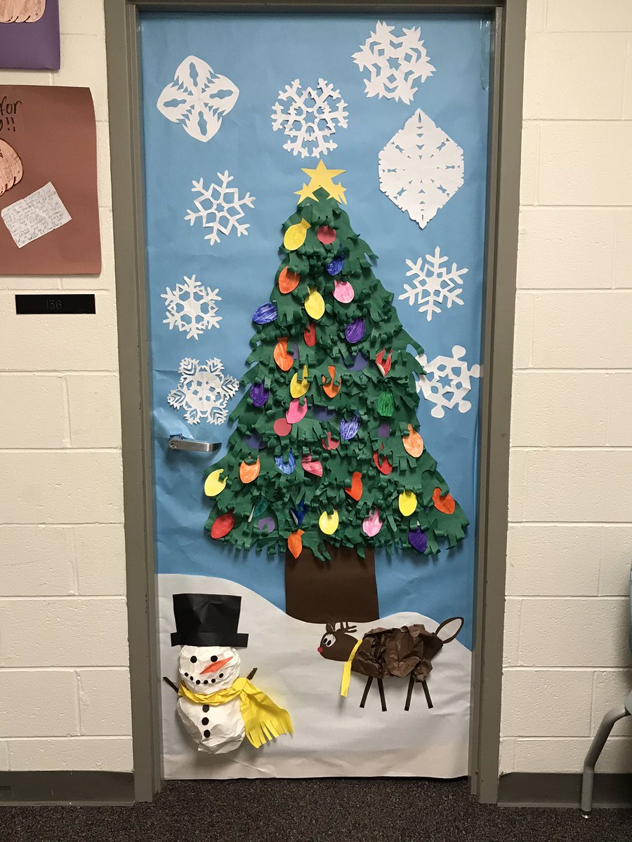 jeller2018's tweet photo. VPM’s all decked out for the holiday season.  #onewhitfield #vpmiddle https://t.co/RXNSCgZP4C