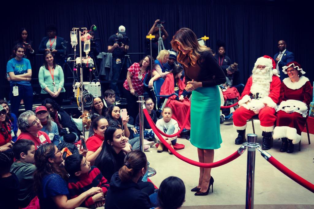 It was a joy to read 'Oliver the Ornament Meets Belle,' to the patients of @childrenshealth today. I am moved by the strength and resilience of these young children. Wishing the patients and staff at this wonderful hospital a very #MerryChristmas #HolidaysAtChildrens