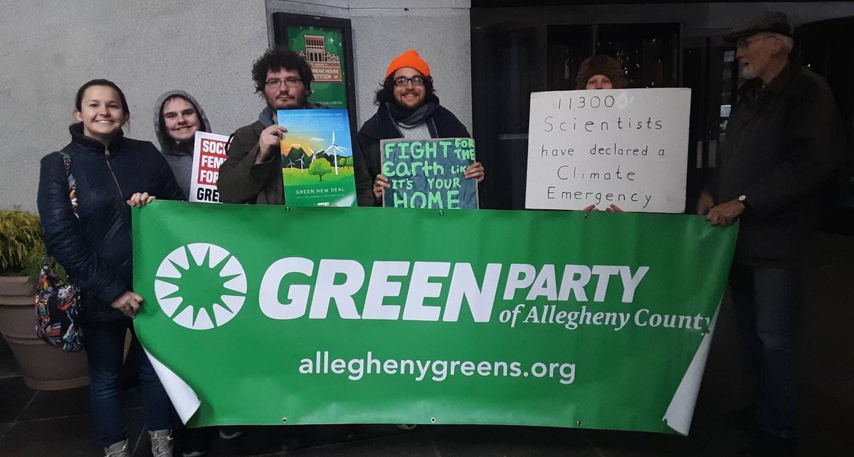 Greens were at the Pittsburgh #ClimateStrike today. It was great to meet youth strikers that were demanding a better world. Let's work together for a #GreenNewDeal in 2020. #BeSeenBeingGreen