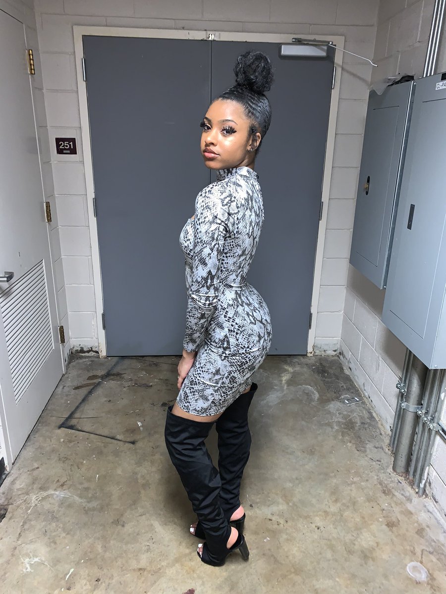 honeyxslim's tweet photo. They Like You Doing Too Much I’m Like Nah You Ain’t Doing Enough🔥 #MemphisModel #ClarksvilleModel #Runway #FootOnTheyNeckSeason #SHAREEEE #Maybelline #Covergirl #Runway #Fashion #Model #Modelswanted #UpcomingModel
Follow me on IG: @honeyxslim
Add me on SC: @melllowyellow15 https://t.co/Par1cLAQZs