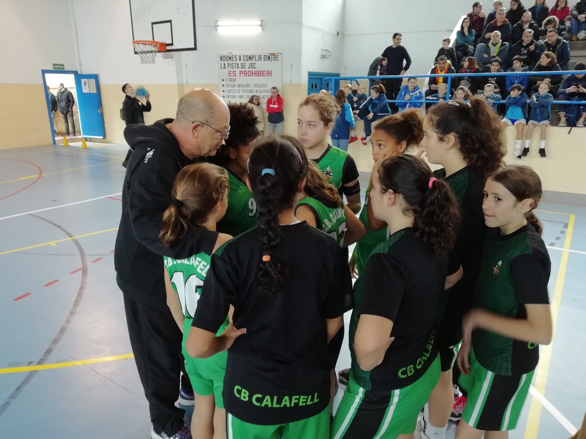 CalafellCB's tweet photo. Elnostre mini femení esta aquest cap de setmana gaudint a Sant Andreu de Llavaneres del torneig Copa maresme https://t.co/ZsDTPAVesR primera jornada el nostre equip ha jugat contra el Claret de Barcelona i contra el Femení Maresme.Gran experiència. 💪 #ElPoderDeLaBase #CBCalafell https://t.co/y3plYDUAES