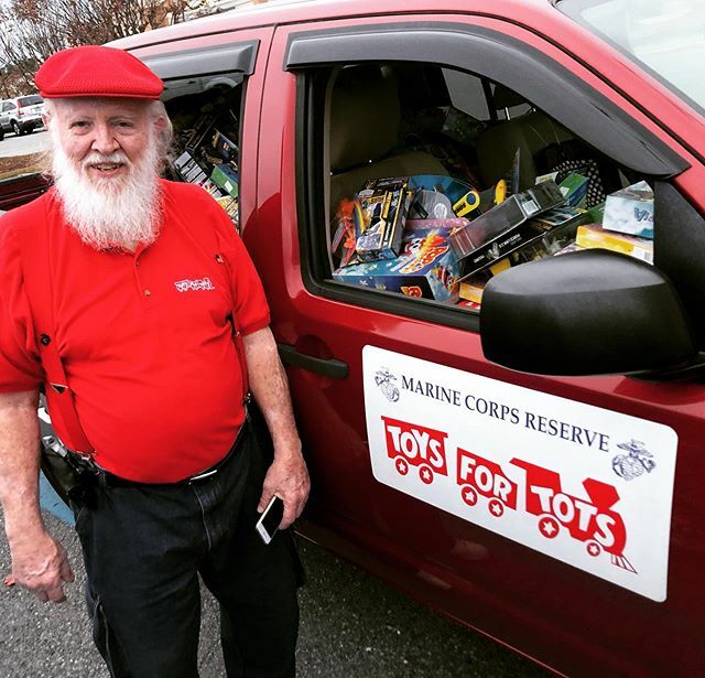 One truckload and counting! Thank you #wilmington for contributing to @_toys_for_tots_#dashingthroughtheglow is going to make #christmas very merry! Race starts at 5:30 from <a href="/riverlightsnc/">RiverLights</a> ift.tt/362R0AG
