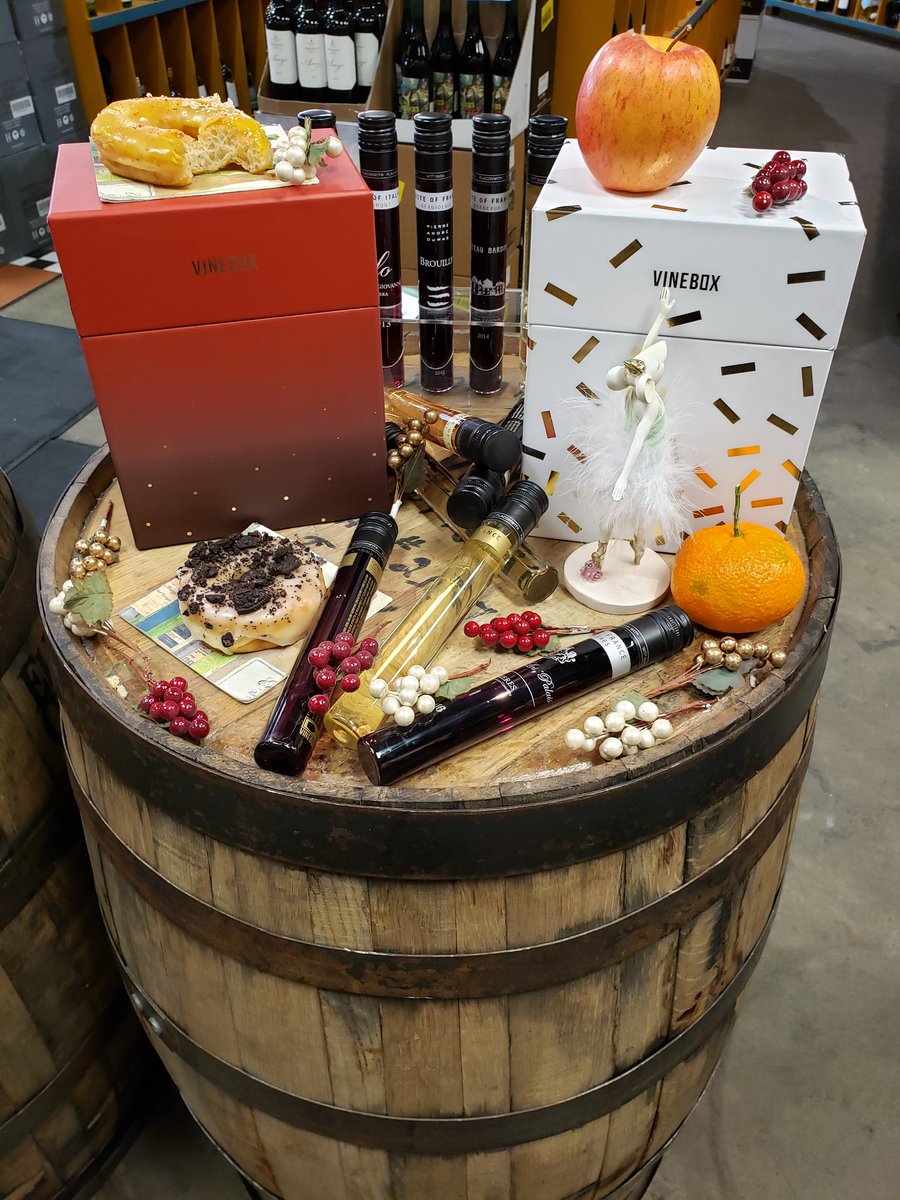 KensingtonWM's tweet photo. ARE YOU NAUGHTY OR NICE? // At KWM it doesn't matter! We have great wine gifts for both... get the VineBox Naughty(red) or Nice(white) while stocks last. Both come with a mix of 6 Red, 4 White & 2 Rose. $130!
https://t.co/gwDWm7sLP4
#yyc #getvinebox #greatgift #christmasgifts https://t.co/uWWI6qdEO6