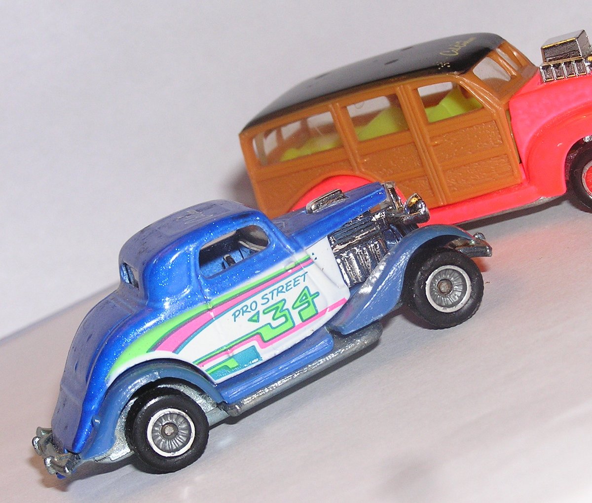 Teenycarz's tweet image. the #hotwheels #calcustom series has a cool factor that evidently releases over time ... I recall really disliking these as an older kid ... and now? the collecting has begun! #80s