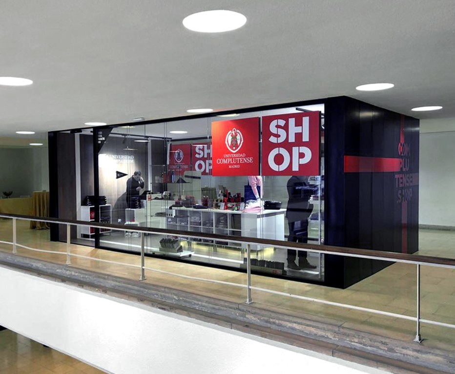 Inaguración de la Tienda de la Universidad Complutense de Madrid, hall de la Facultad de Derecho.