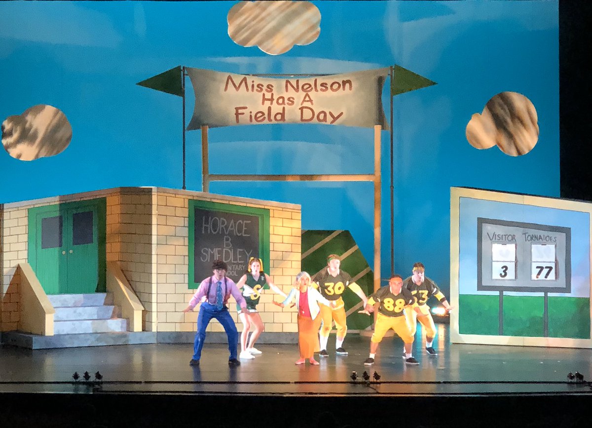 MoodyPerformanceHall tweet media