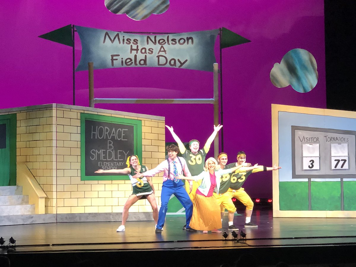 MoodyPerformanceHall tweet media