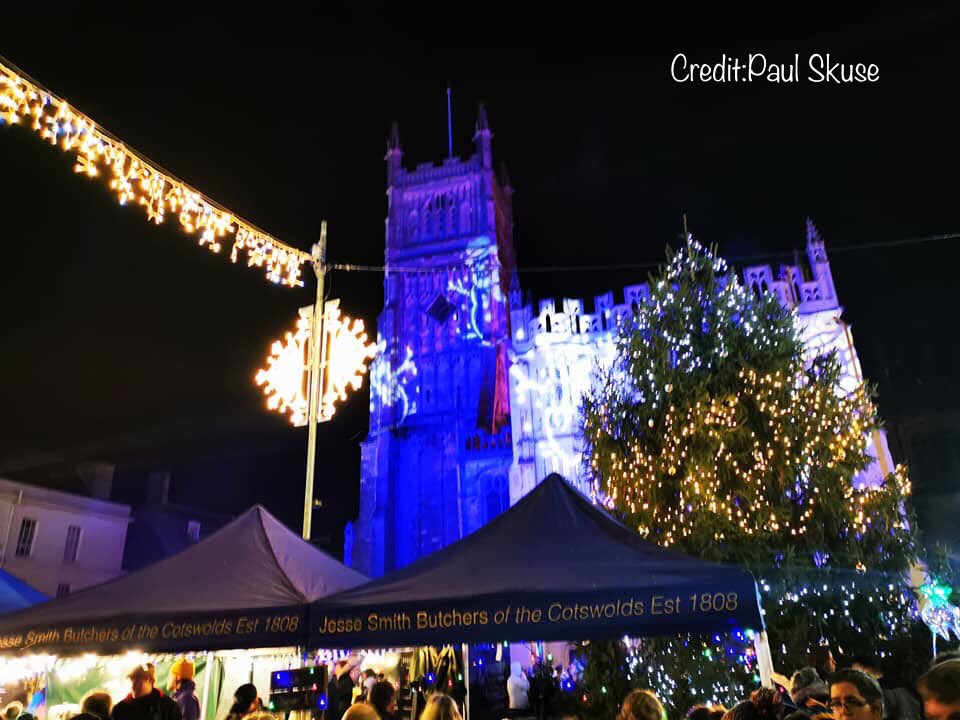 #Christmas #Markets this weekend in #Cirencester! Here’s tomorrow’s line up 🛍🎅🏼🎄