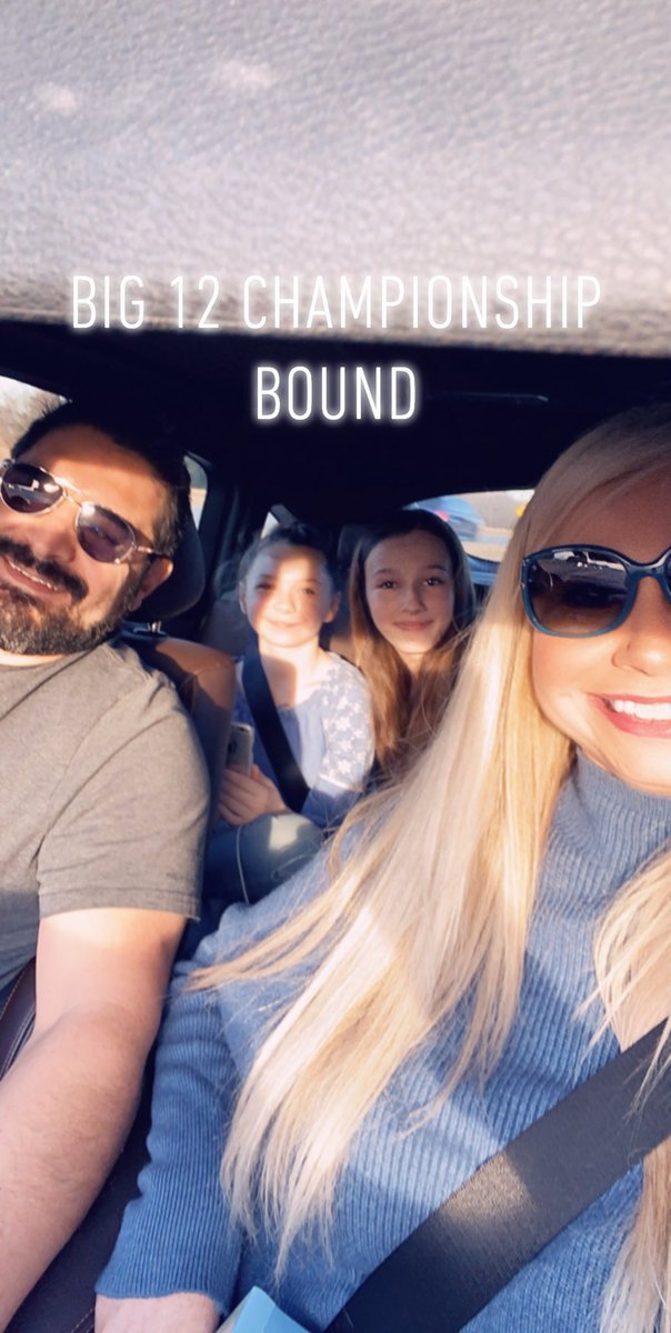 VeronicaHix's tweet photo. Big 12 Championship Bound! Ready to cheer on the Sooners with a few of my faves! #Big12Championship #Sooners #oklahoma #collegefootball #ncaa #footbal https://t.co/3UDPeykeSP