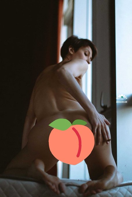 Les dejo estas fotitos de mi &uacute;ltimo set "Calvin's" en @Jade_queensweb. Este set viene con 3 d&iacute;as de mi<a href="/tag/brunette"class="tags"><span>#brunette</span></a><a href="/tag/sexy"class="tags"><span>#sexy</span></a><a href="/tag/felizsabado"class="tags"><span>#felizsabado</span></a><a href="/tag/hotgirl"class="tags"><span>#hotgirl</span></a><a href="/tag/buens%C3%A1"class="tags"><span>#buens&aacute;</span></a>