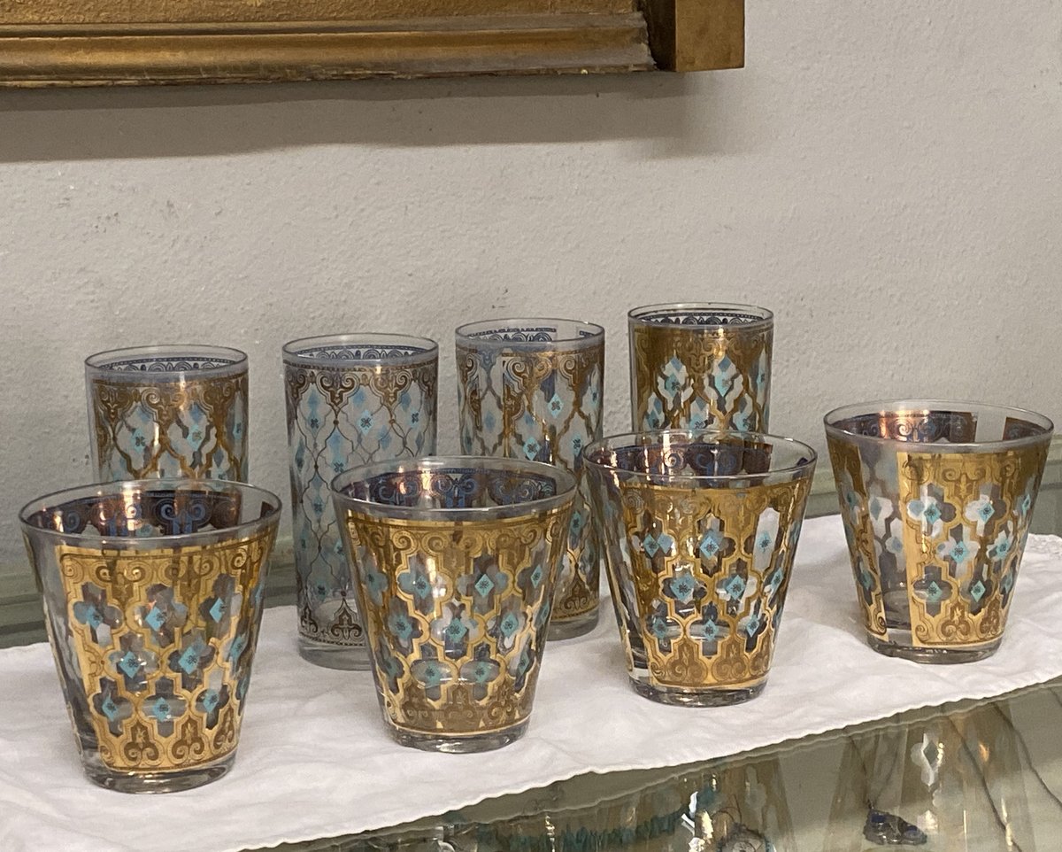 Mid Century Moroccan Style Bar Glasses 

Country Garden Antiques
147 Parkhouse 
Dallas, TX 75207

#countrygardenantiques #midcenturybarglasses #moroccanbarglasses #moroccanstyle #midcenturyglasses