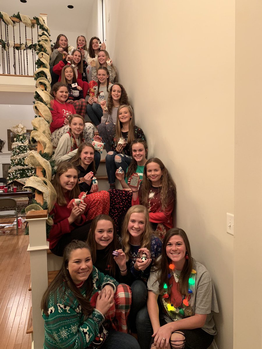 Merry (early) Christmas from your favorite lion soccer players ⚽️🦁🧡 #mcslearns #lmslions