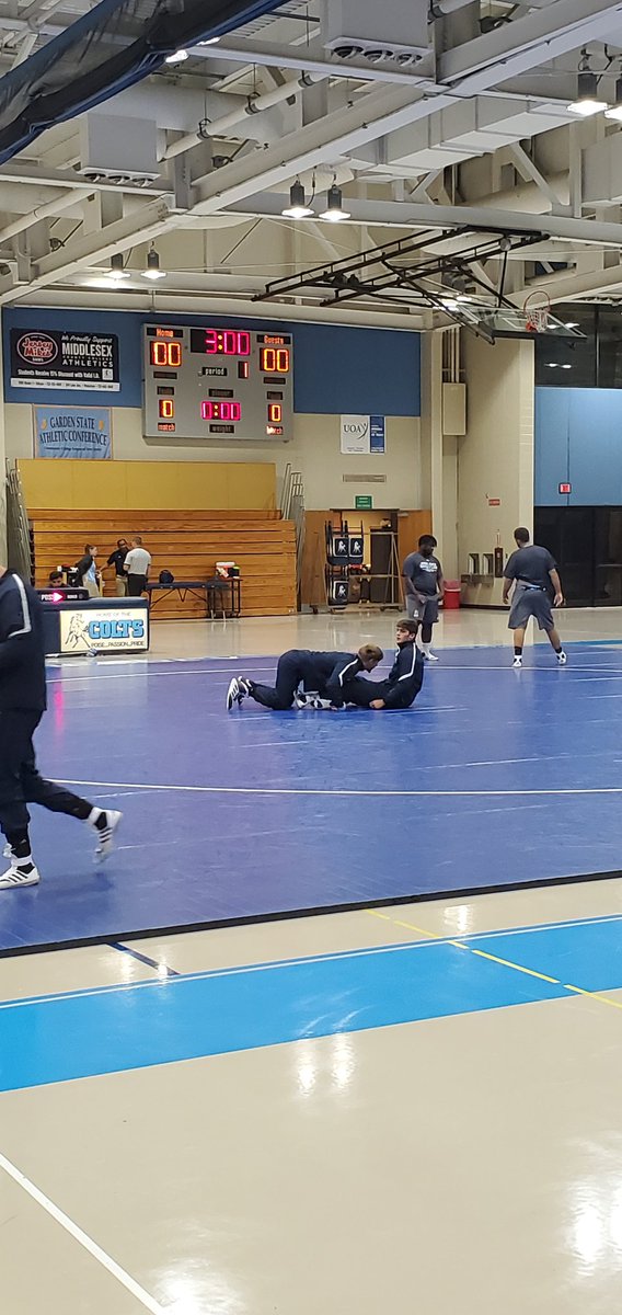HoundsWrastlin's tweet photo. At Middlesex CC watching #nbalumni @agiampietro14 compete. #houndswrastlin @NBC_Athletics https://t.co/mhJKnGoqAb