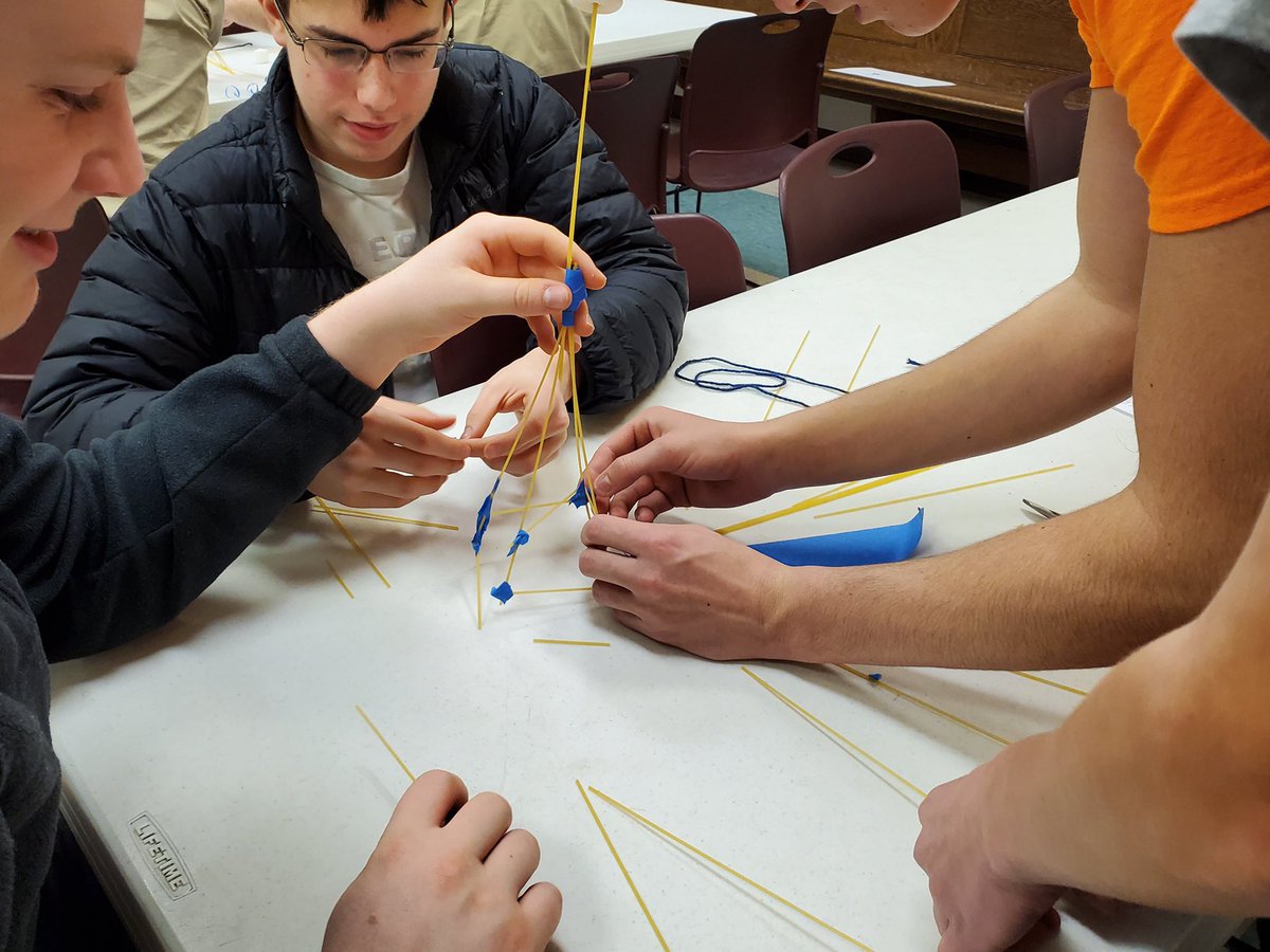 Team7651's tweet photo. We had a great time working with Boy Scout Troop 1071 of Delmar, New York, on some engineering and programming activities!

#team7651 #FIRST #FRC #firstrobotics #deepspace #omgrobots #frcmemes #kickoff #firstchamps #detroit #infiniterecharge #forceforchange #community #outreach https://t.co/PM7bthOBCO