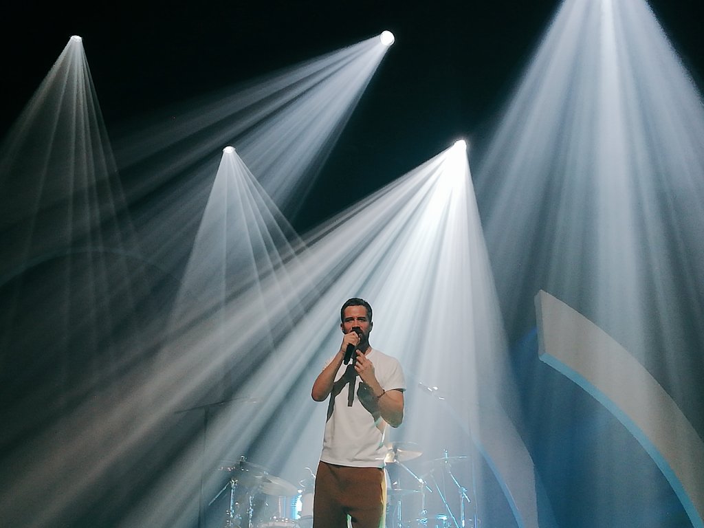 MorganeGuerin45's tweet photo. Il y a peu d'artistes qui me touche autant... Tu fais parti de ceux là !
Merci pour cette magnifique soirée ! Mention spéciale pour #soistranquille et #lafemmeaumilieu ! @EmoireOff #vinci #concert #emue #odyssee #amis #soeurs #tours
Courez-y!! https://t.co/Fy3uOUh6nX
