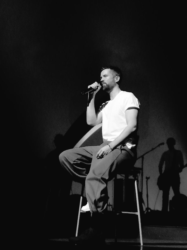 MorganeGuerin45's tweet photo. Il y a peu d'artistes qui me touche autant... Tu fais parti de ceux là !
Merci pour cette magnifique soirée ! Mention spéciale pour #soistranquille et #lafemmeaumilieu ! @EmoireOff #vinci #concert #emue #odyssee #amis #soeurs #tours
Courez-y!! https://t.co/Fy3uOUh6nX