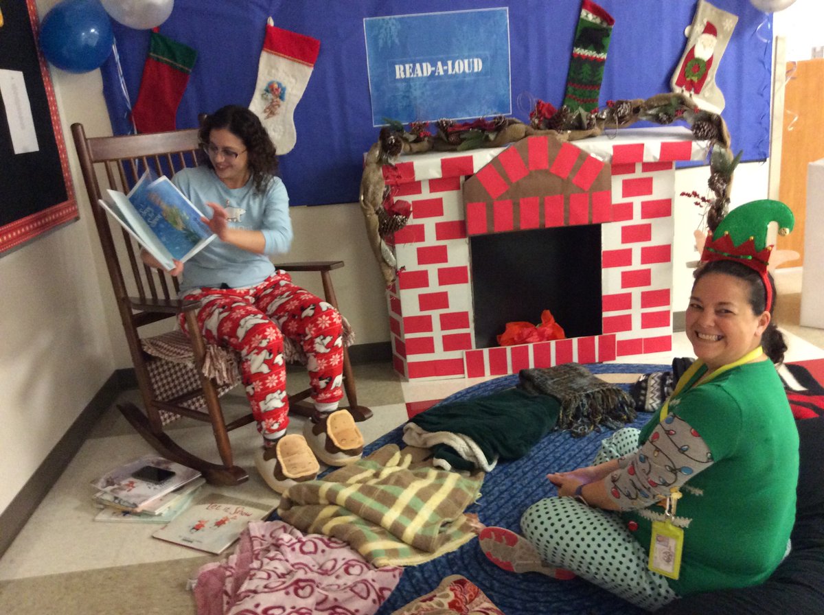 JMartinezneff's tweet photo. Story time in Winter Wonderland, Snowflakes, and Selfie Station.💙LoveNeff https://t.co/Bx0gbPH5bu