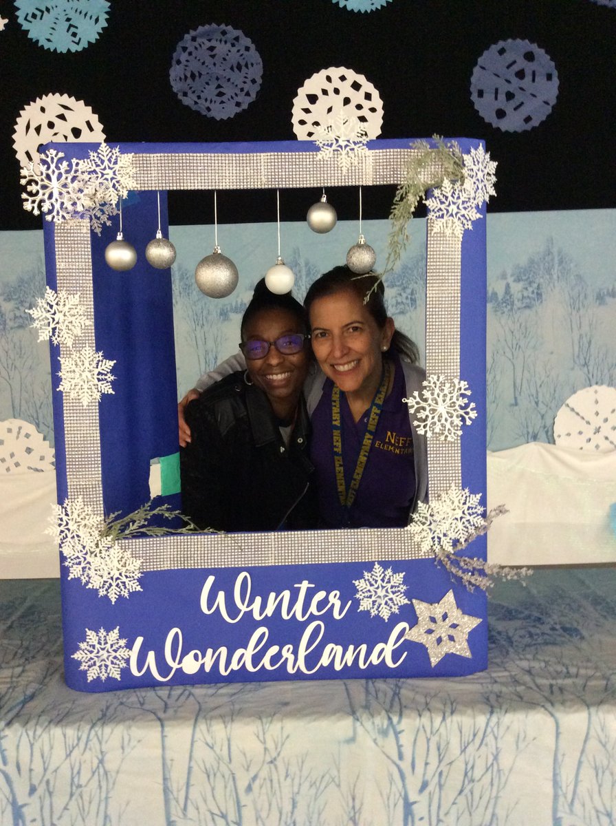 JMartinezneff's tweet photo. Story time in Winter Wonderland, Snowflakes, and Selfie Station.💙LoveNeff https://t.co/Bx0gbPH5bu