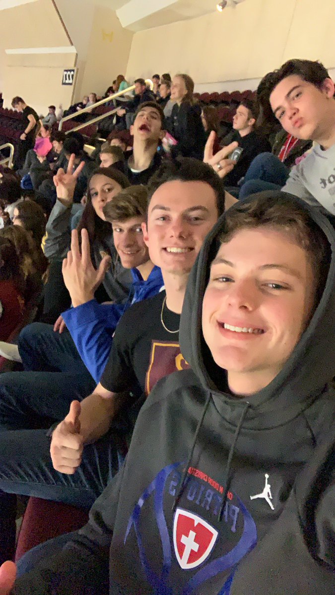 ryan_emilio1's tweet photo. Letβs go Cavs! #cavs50 #firstcavsgame #wewantthatjumbotron https://t.co/gIm2yKIiYx