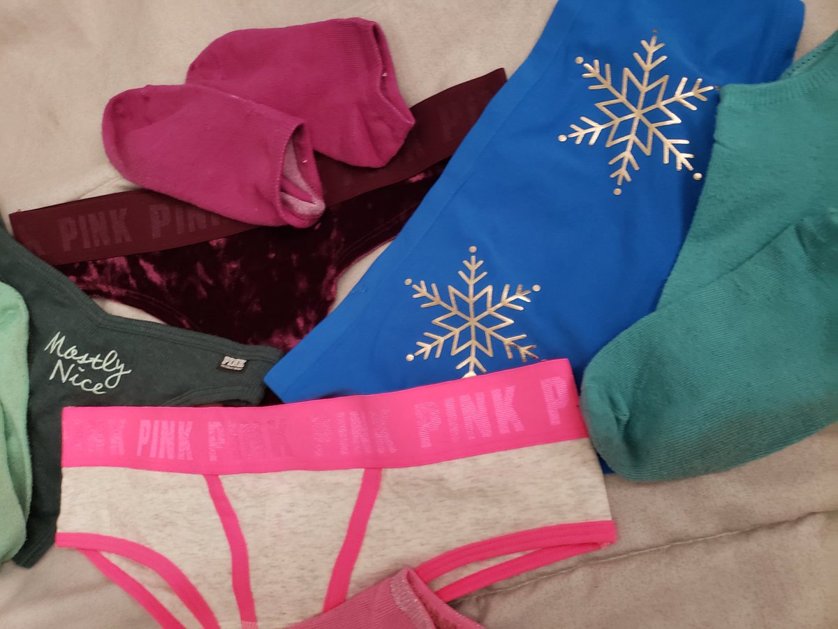 _PrettyToes's tweet photo. Winter Raffle❄☃️ Tribute for a chance to Win:
Free Foot Pic included w/ any Trubute
$10 - Worn Socks
$15 - All Above w/ underwear
$20 - All Above w/ Hand Written Card and Feet Pics
$25 - All Above w/ Booty Pics
CashApp: $PToesPToes https://t.co/Q6rDq5L1Ze