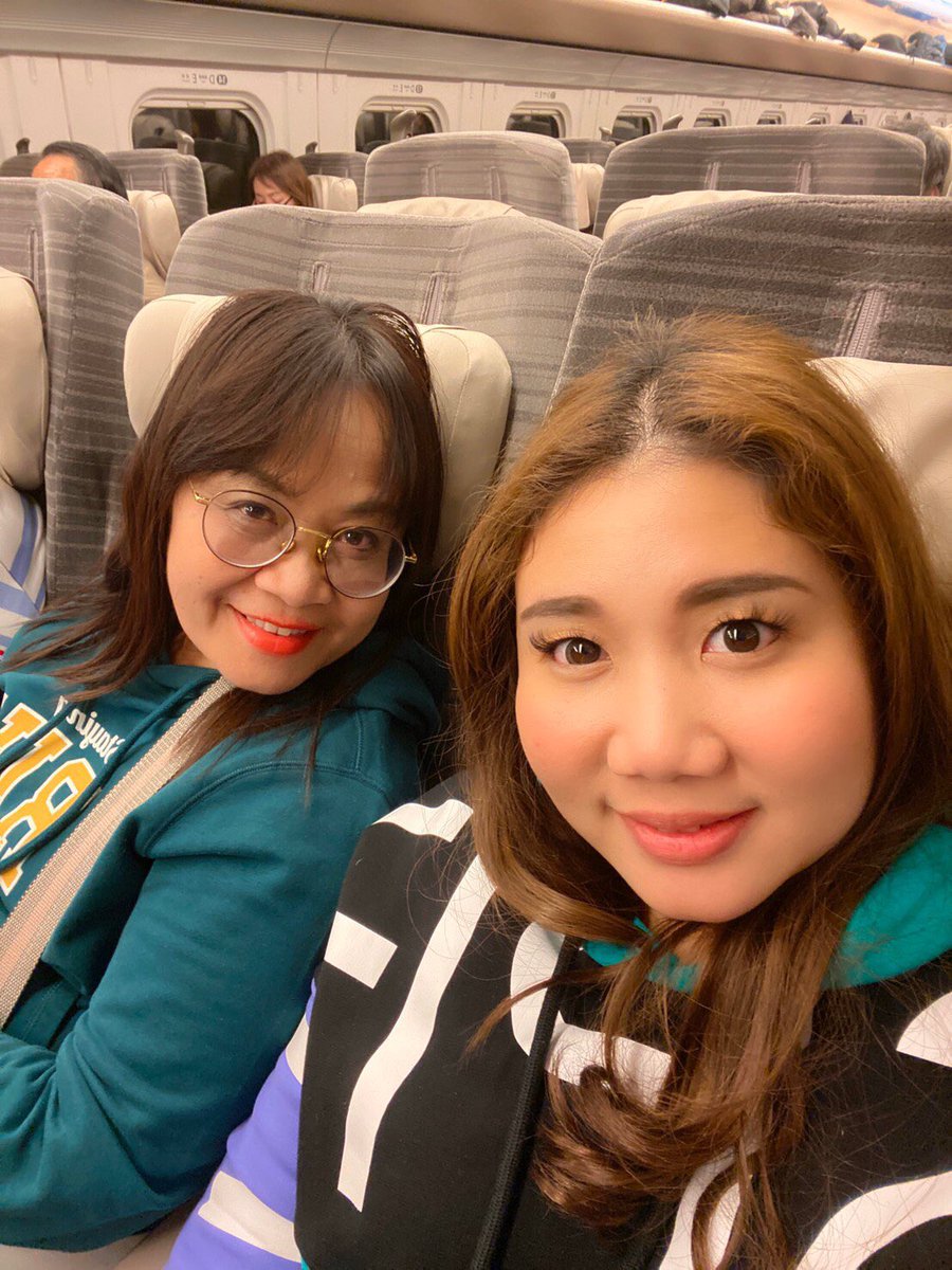 siriornmanee's tweet photo. Hang out with my daughter #day2 #japantrip30novtil7dec #aomori #hirosaki #jrtrain https://t.co/jBrgtrnX0T