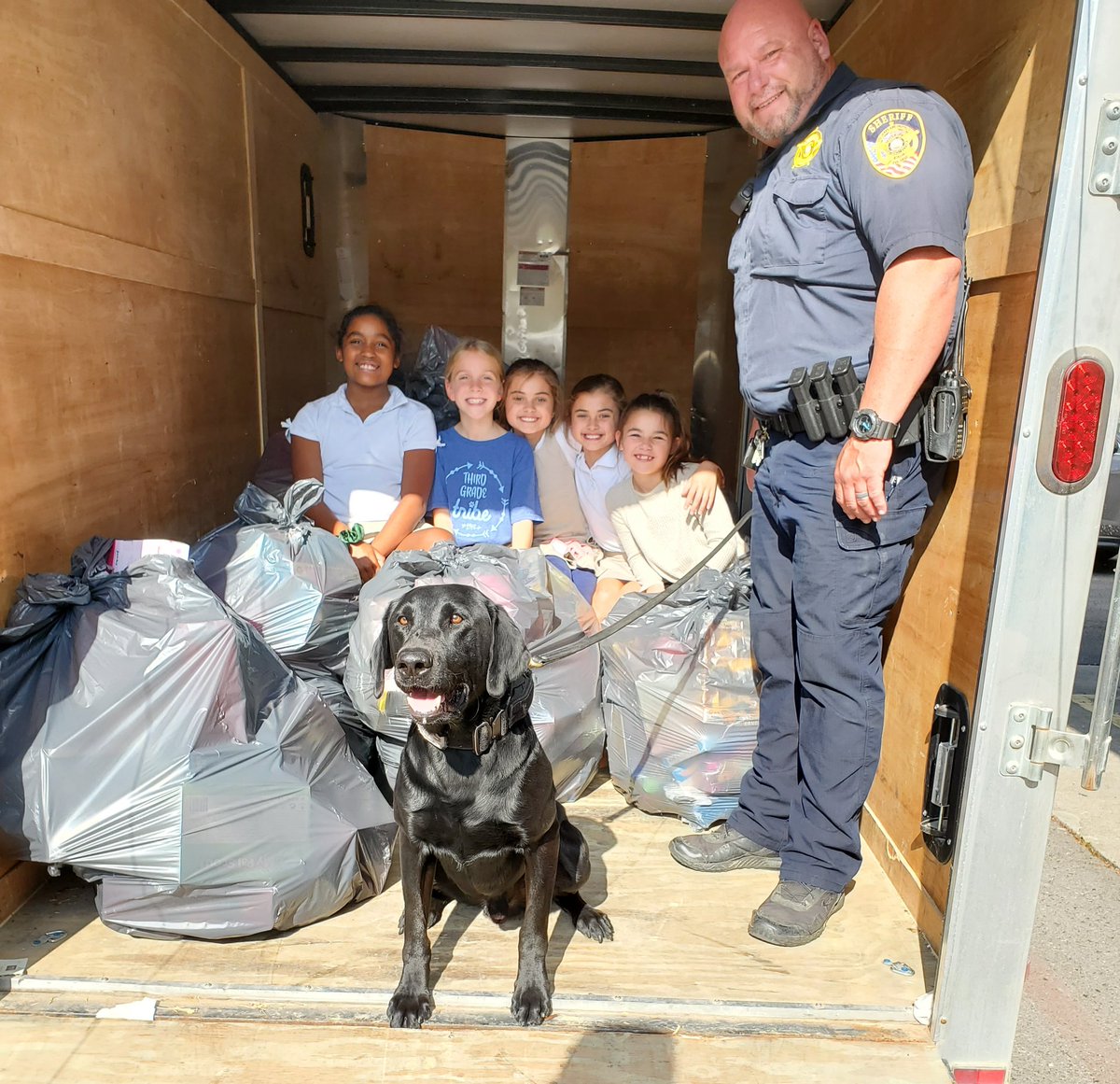 StaceyViator's tweet photo. Our Wildcats donated almost 2,000 toys to the Sheriff's Children's Crusade 🎅#LMEtribe #sharedblessings https://t.co/8wQToOpHeC