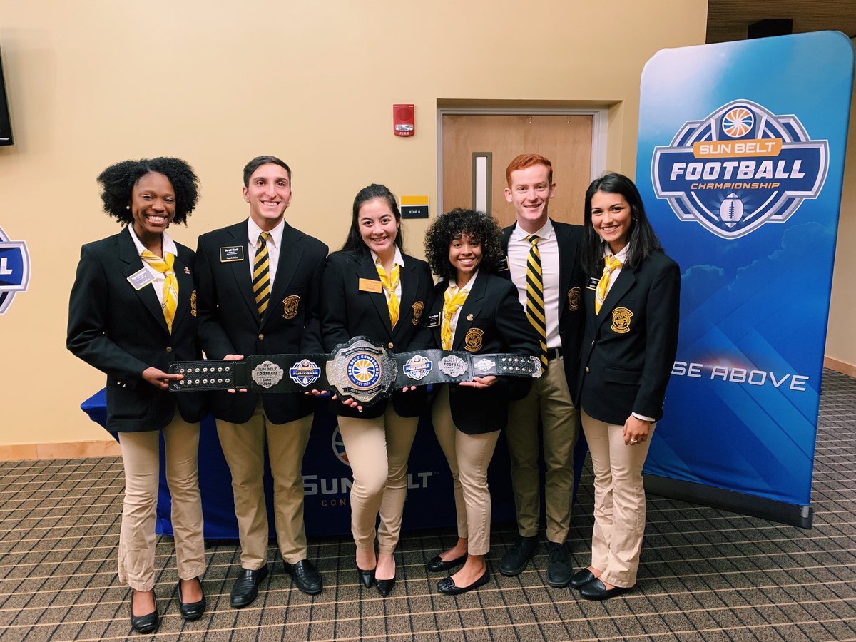 AppAmbassadors's tweet photo. What an honor to serve as student hosts for the @SunBelt Reception! We love our mountaineers and what they do through this conference! #WhyWeAMB #PreGameDay https://t.co/FXtFr2p9zc