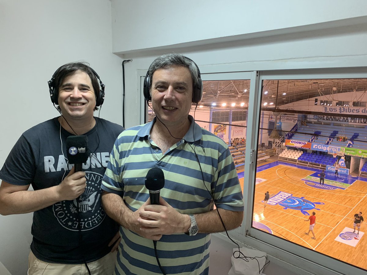 gonzalocontra's tweet photo. #lnb 🏀 ya estamos con @ferpumabarreto @DiegoAguirre1 y @oscarferreyra para @ClubRegatasCtes (2-4) vs @InstitutoACC (5-2) en el #Contte

Seguimos a través de 📻 @LaRedCorrientes 107.1 MHZ https://t.co/G0GH6dmnDD 💻🖥️📱

#basquet #laligabancocomafi #corrientes #regatas #instituto https://t.co/c0D8tEfy6B