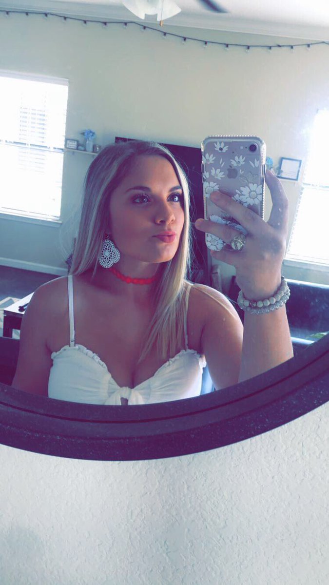 EShollack's tweet photo. blonde ⏭ brunette https://t.co/LXQ7OROFsJ