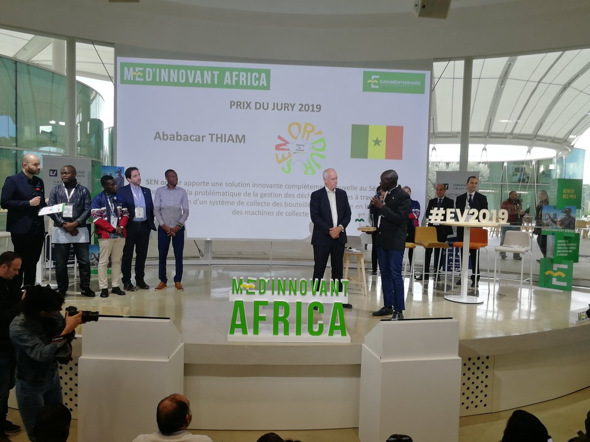 SENOrDur's tweet photo. 🥇Le prix du jury #MedinnovantAfrica 2019 revient à la startup sénégalaise @SENOrDur représentée par son General Manager, @thiamababacar69 !
En présence de @SamirAbdelkrim, @Psarr_der ⚡ et Hugues Parant, DG de l’EPA @Euromed_MRS
#EV2019 @AFD_France @AccelerateurM #SENOrDur https://t.co/Z9pjf4Hyln