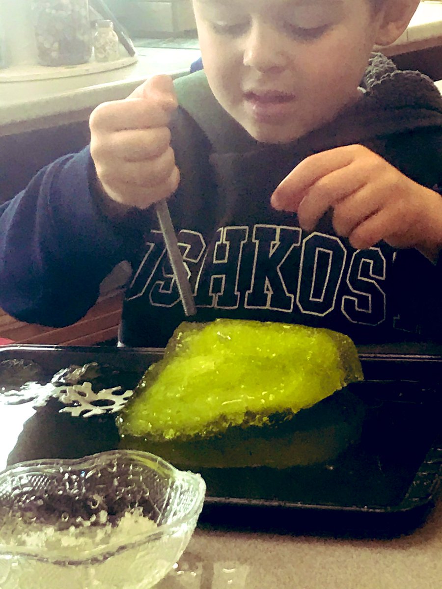 mindful_mssmith's tweet image. This week KF1 explored two states of matter; solids and liquids. Students used various tools and materials to investigate the properties of ice by adding table salt, sea salt, water, apple cider vinegar and their breath to determine which substances melted ice the fastest. ❄️ 💧