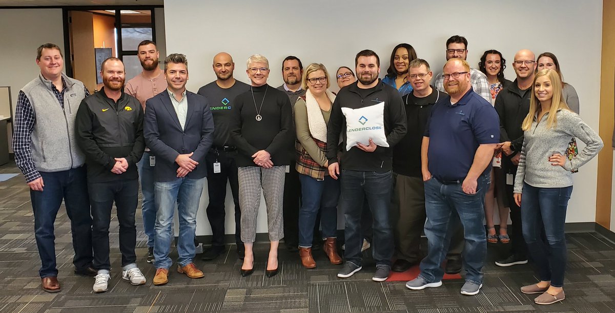 OmarQJordan's tweet photo. #SpecialThanks to our #SpecialGuest and friend Becky Beard from @DeereECU.
Team #LenderClose got to learn from an industry expert.
Great Q&A session followed by a great #strategy meeting as we look to #disrupt the #StatusQuo of the #LendingProcess. https://t.co/fTNYoC4nzB
