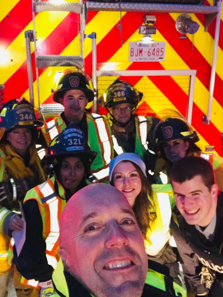 PiersonDallas's tweet image. #yourEMS ⁦@ahs_ems⁩ with Beaverlodge Fire Department and RCMP for the 2019 Candy Cane Campaign wishing everyone a safe holiday season.
⁦@remsfoundation⁩