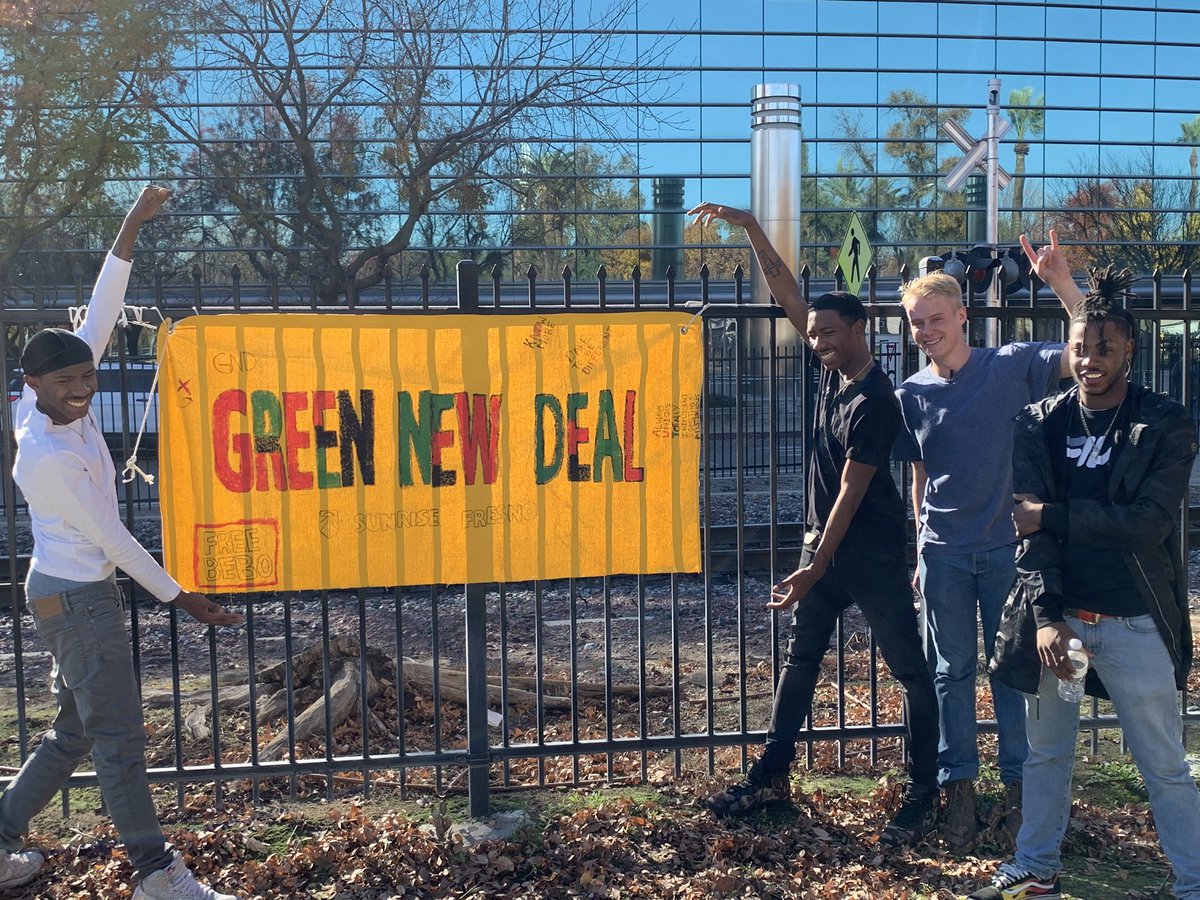 theknowfresno's tweet photo. Three banners, three drops. The Kieshaun White Cleaner Air Experiment and Sunrise Movement made three banners for the #GreenNewDeal. They dropped the banners in three locations: at Fresno City Hall, an overpass on Highway 99 and California Dairies. https://t.co/jZn9cuKeIq