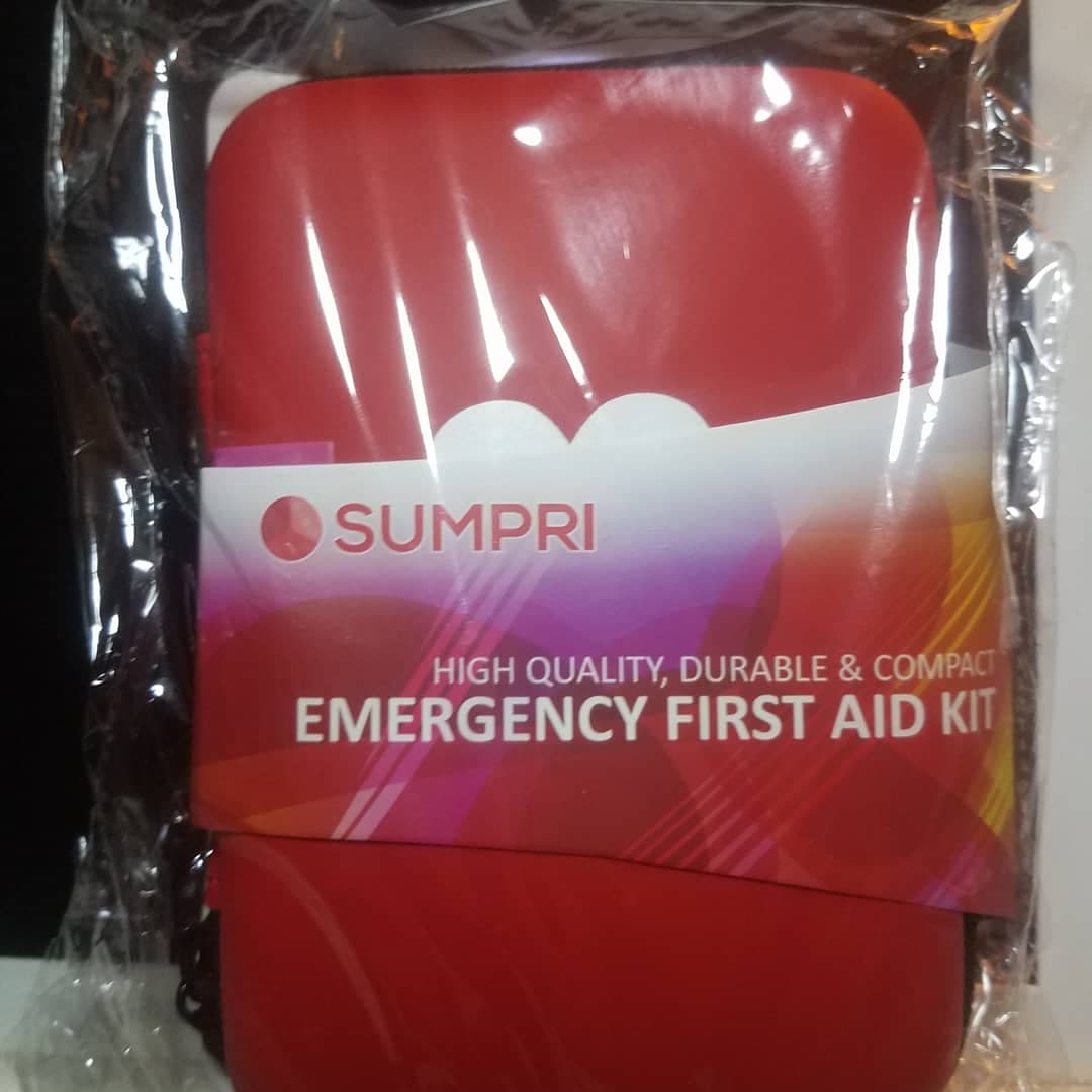 okletmereviewit's tweet photo. This amazing portable first aid kit sure is not lacking on the amount of supplies that can fit into a zippered up case its a must-have #sumpri #firstaidkit #minifirstaidkit #Emergencyfirstaidkit #survivalkit #campingfirstaid
https://t.co/DlieMGpMHR https://t.co/JRIWvE2fTg