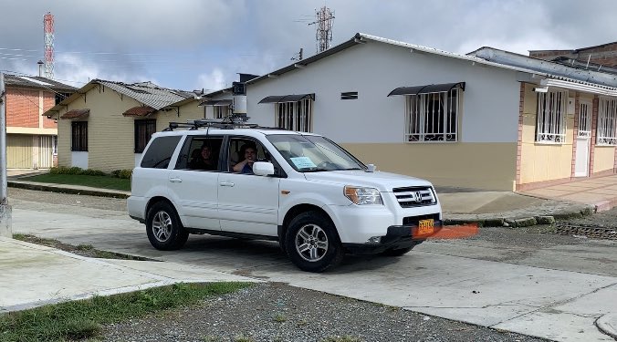 CarlosACortesM's tweet photo. Terminando semana de trabajo en Armenia. Herramientas Tecnológicas (Drones-cámaras StreetView-algoritmos aprendizaje automático) para determinar vulnerabilidad de viviendas en el Dpto Quindío Programa Global de Vivienda Resiliente @BancoMundialLAC. @Minvivienda #CDVD https://t.co/HFen8YUxdD