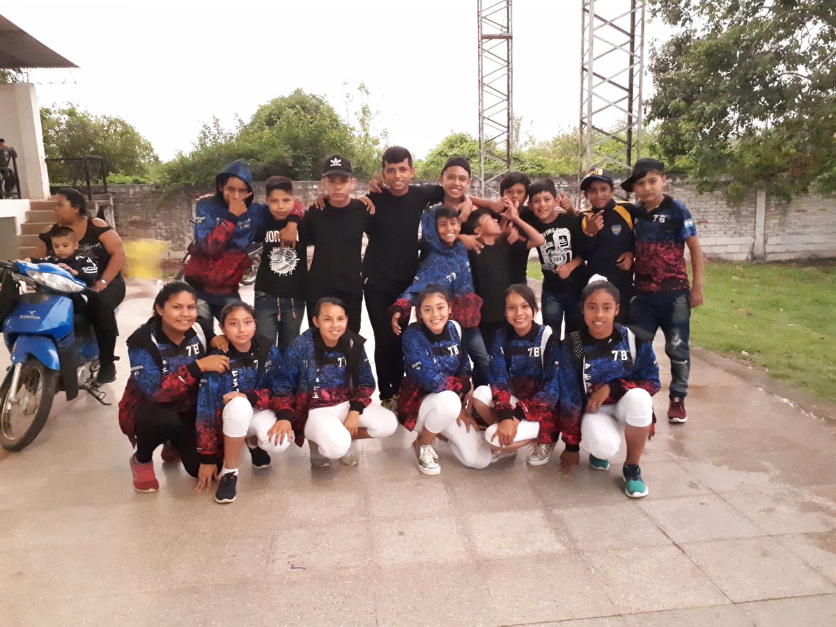 #MareaAzulATR2019 Playon Educativo Urundel, viviendo momentos inolvidables <a href="/matiaszaki16/">Ezequiel Nuñez</a> <a href="/RangeonMartin/">MartinRangeon</a>