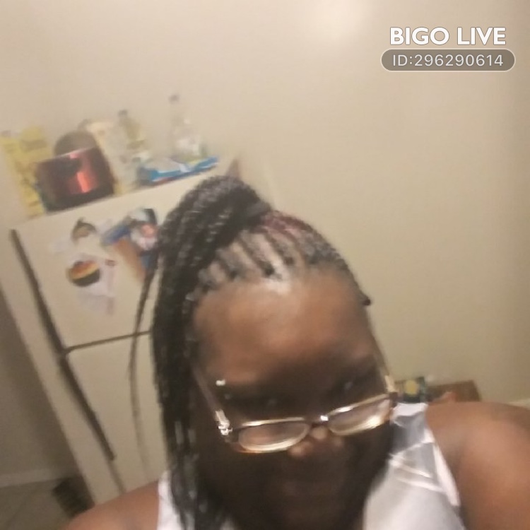 MMili2x's tweet photo. Come and see 🔥♨queenreal🔥♨'s LIVE in #BIGOLIVE: convo  
https://t.co/sU7na9y4lV https://t.co/mifqeDPyau