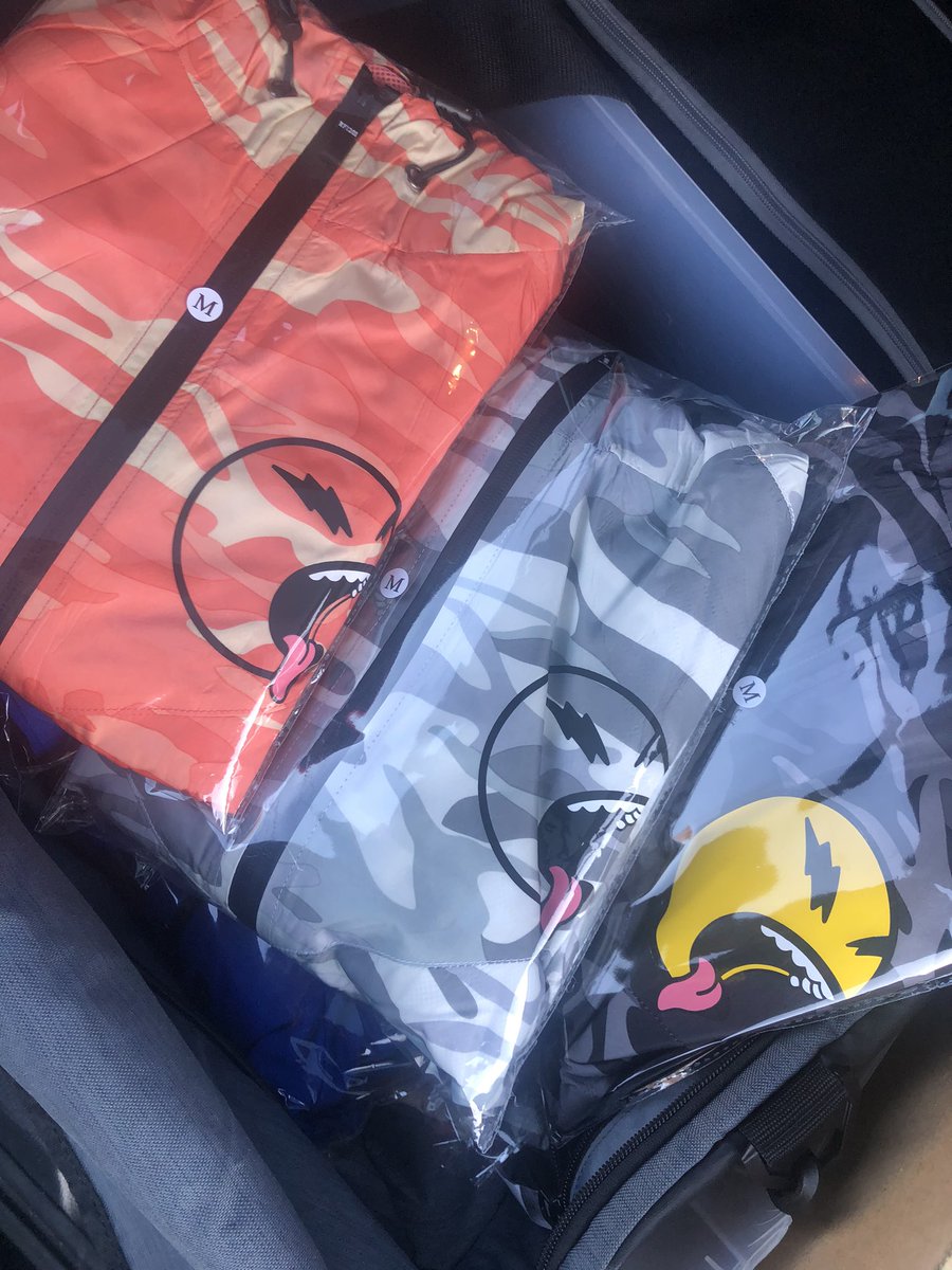 98njike's tweet photo. 3 New Windbreakers otw. What should I name them? Best name gets a free oneπ₯
#trapnited #rt https://t.co/LSuWakS4gB