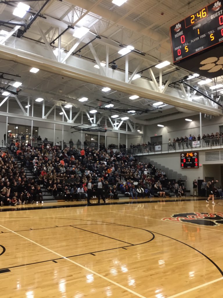 FHS_gbball's tweet photo. When there s a big game, Farmington fans show up! https://t.co/sjHy5y8DIk