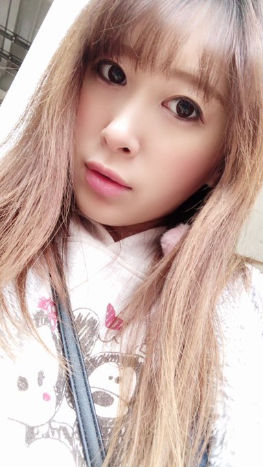 ライブ会場にむかうぞー  年内最後！がんばるぞ https://t.co/MvUQku4bxK<a href="/tag/%E6%9C%A8%E6%9D%91%E8%8A%B1%E3%81%BE%E3%81%9F%E3%81%AD"class="tags"><span>#木村花またね</span></a>