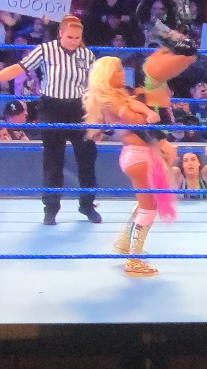 Evanmeier3's tweet photo. Look at Mandy Rose ass. #niceass https://t.co/qIPRR1Mqsn