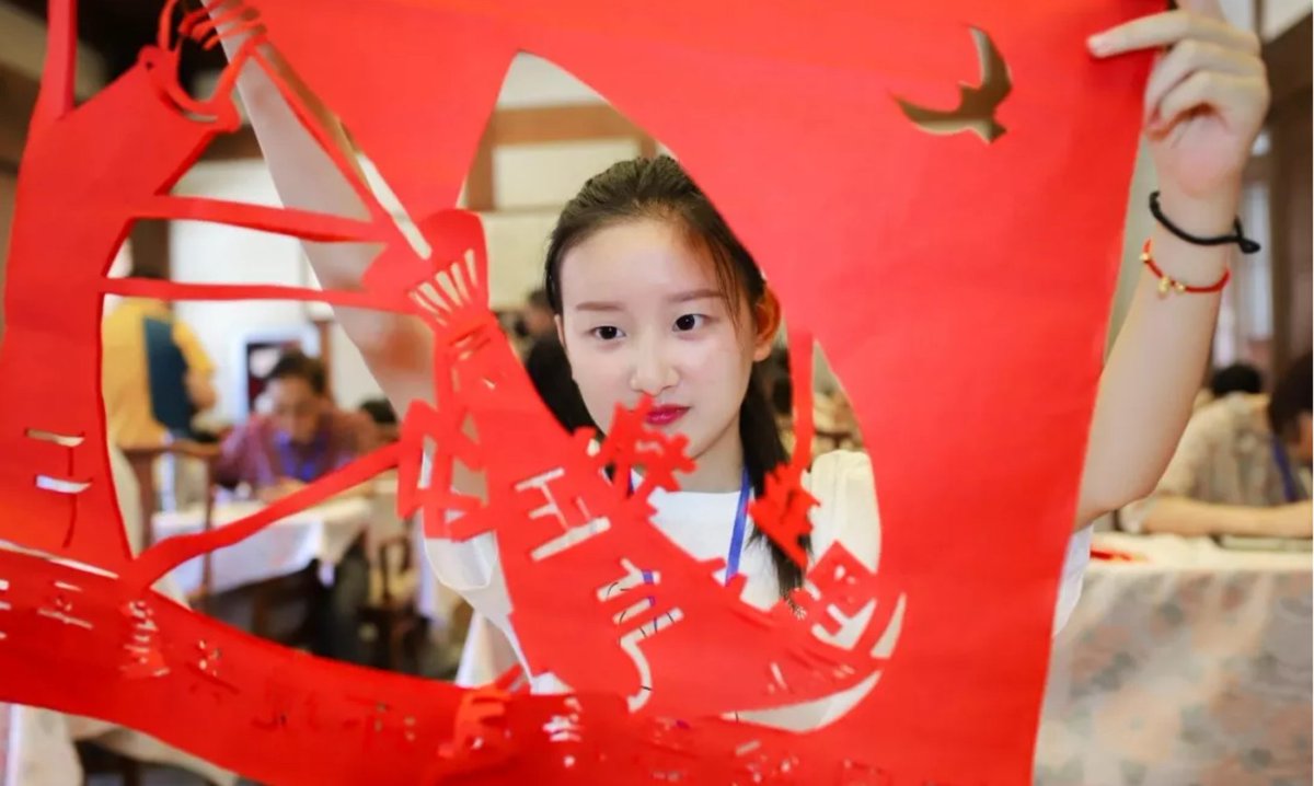 OTOP_CHINA's tweet photo. A pair of scissors travels through paper like a sailing boat breaks the waves and winds. This is the paper cutting.(Image credit: network) https://t.co/LutpUs0IIP